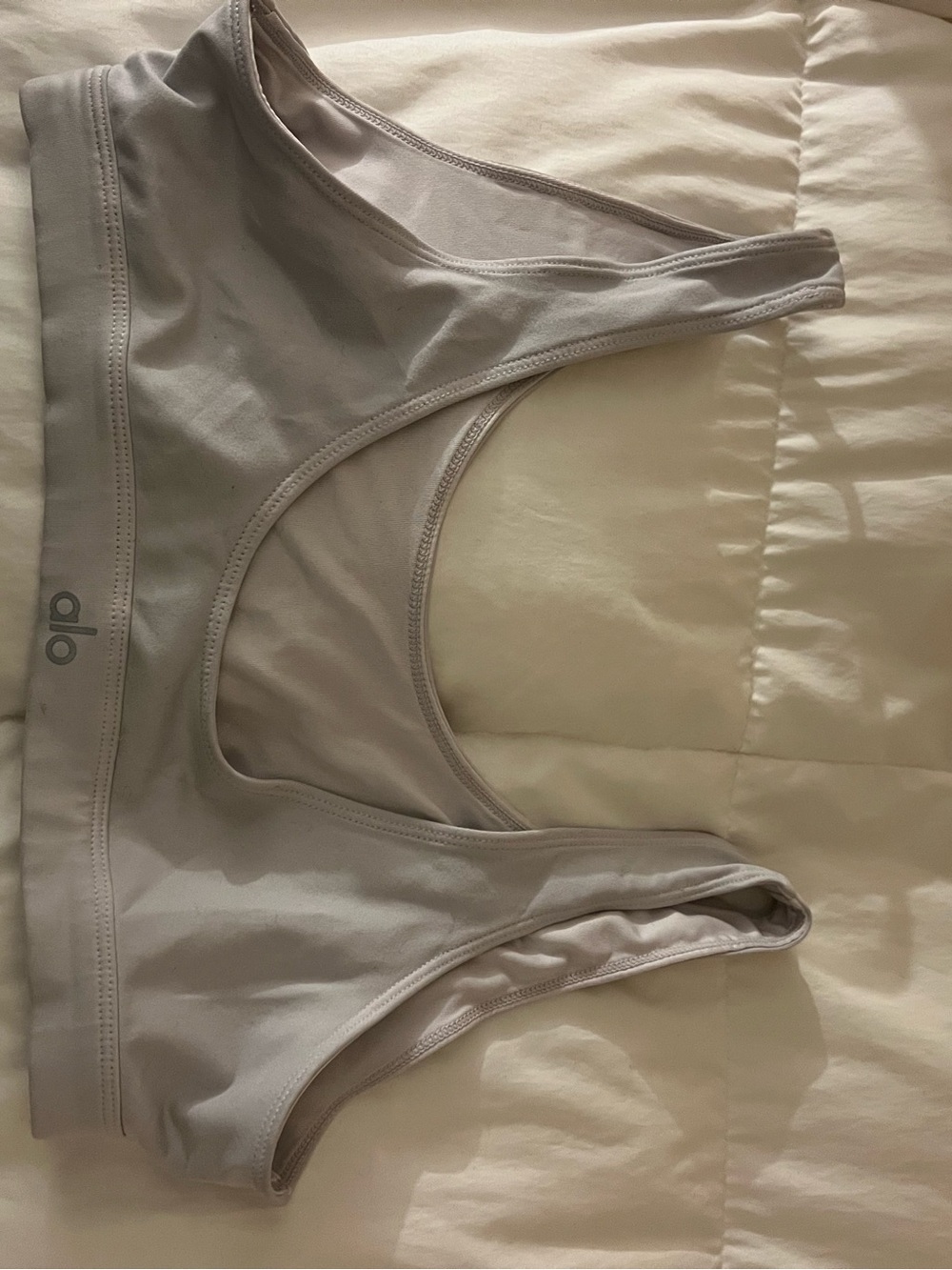 ALO Yoga Scoop Sports Bra